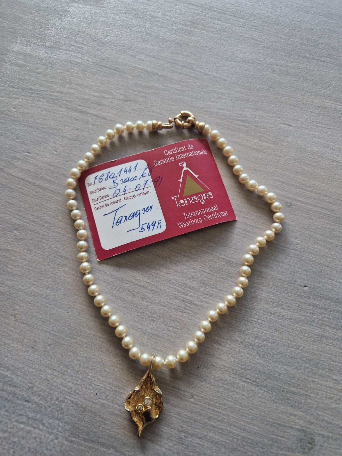 Halsketting van parels met hanger, Ophalen, Met hanger