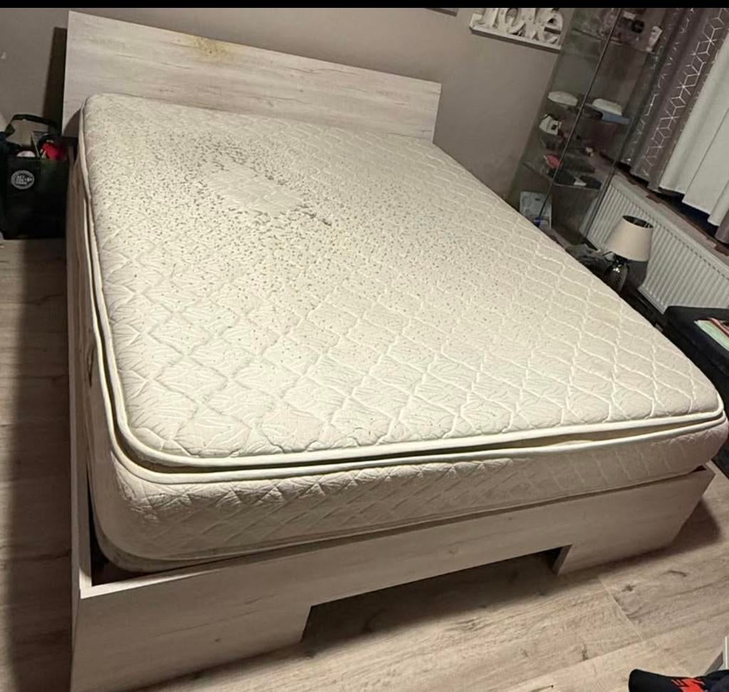 Lit 2 personnes + matelas + sommiers, Autres couleurs, Enlèvement, Utilisé, 200 cm