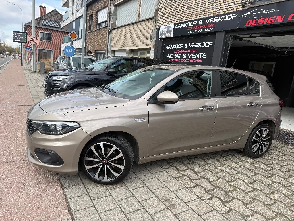 Fiat Tipo 1.4Turbo 120pk Lounge Navi airconditioning alu, Auto's, Fiat, Automaat, Stof, Parkeersensor, Bedrijf