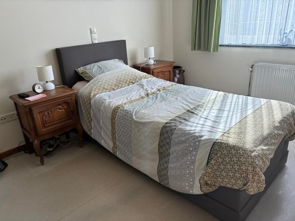 Electrisch verstelbare boxspring (1 pers) in taupe kleur., Huis en Inrichting, Slaapkamer | Bedden, Ophalen, Overige materialen