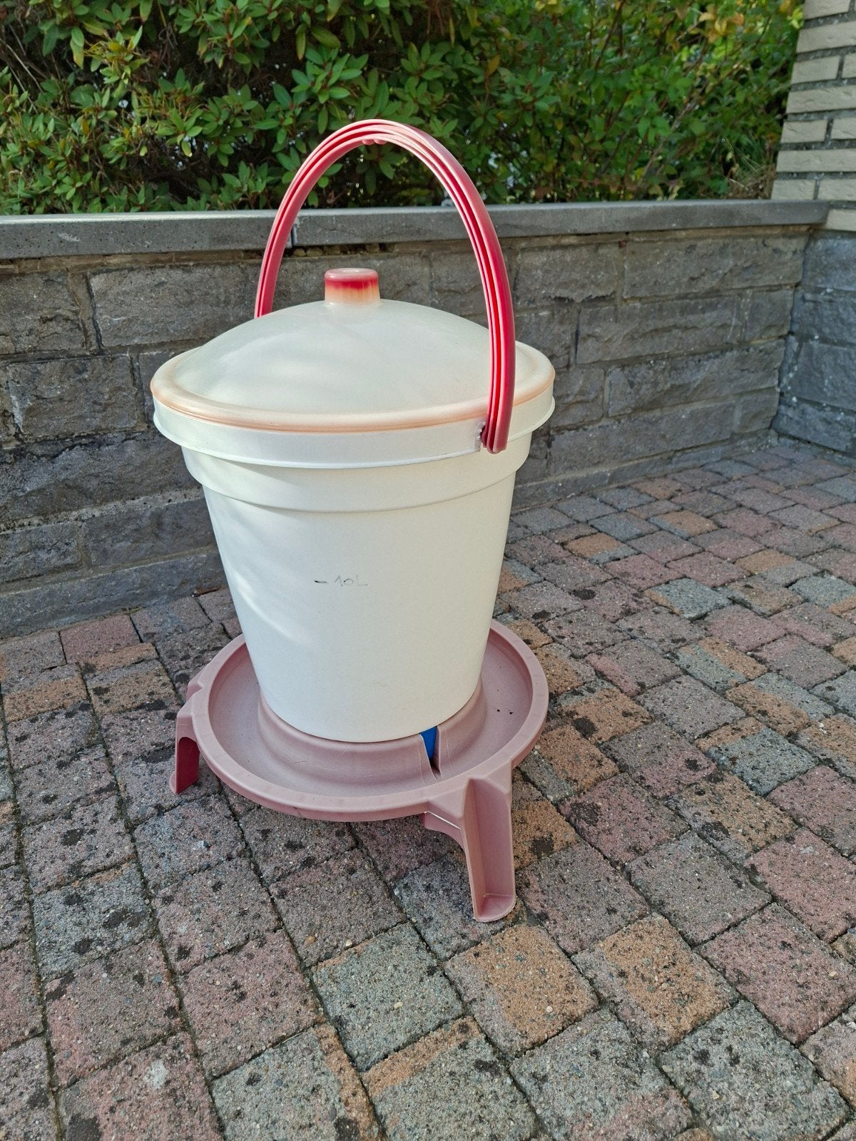 Drinkbak voor kippen, Enlèvement, Utilisé