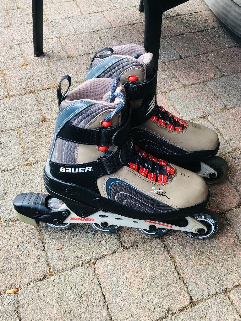 Patins à roulettes Bauer en parfait état taille 44, Sports & Fitness, Patins à roulettes alignées, Comme neuf, Rollers 4 roues en ligne