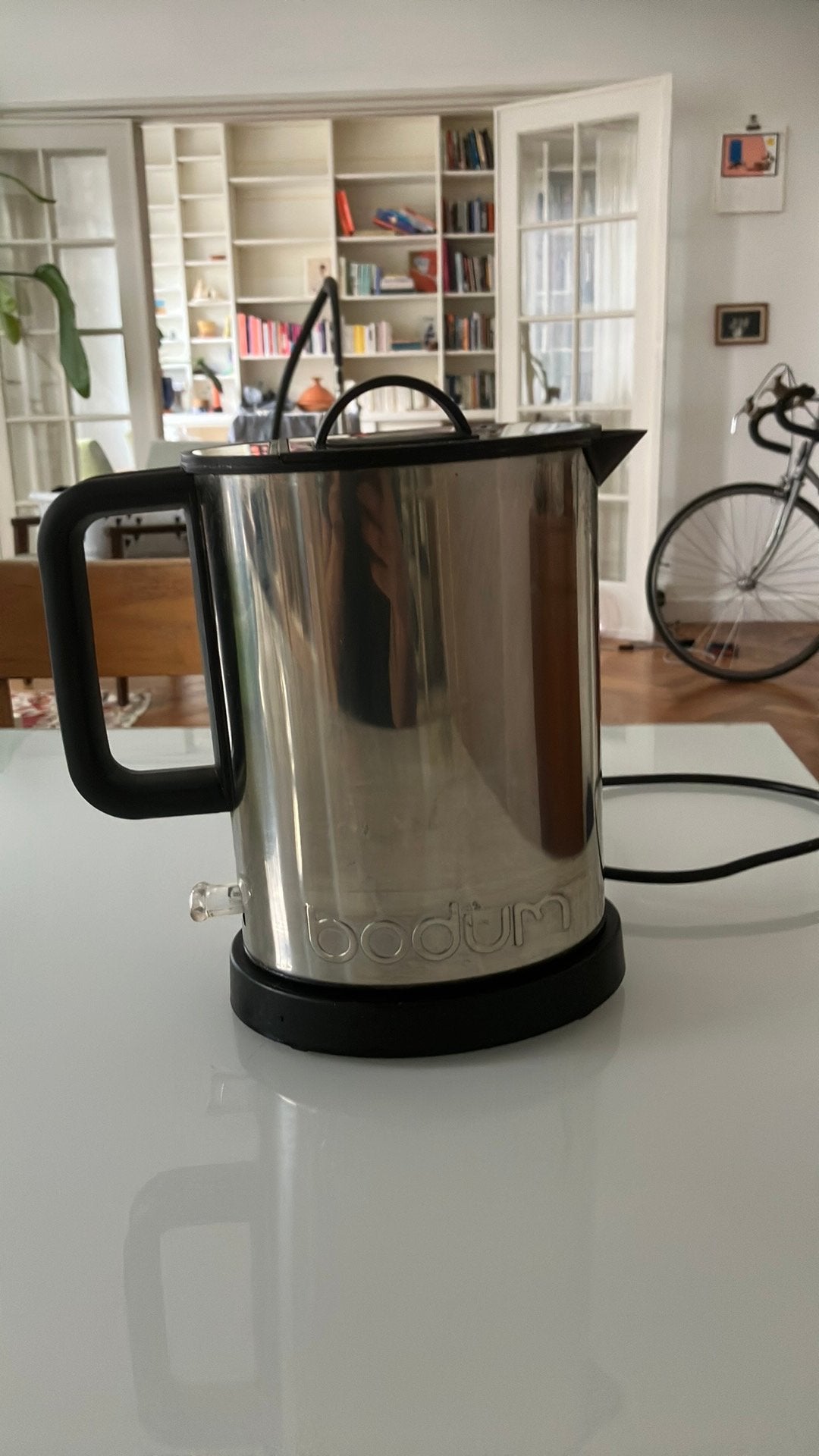 bodum waterkoker 1L, Electroménager, Bouilloires, 1 à 2 litres, Enlèvement, Utilisé