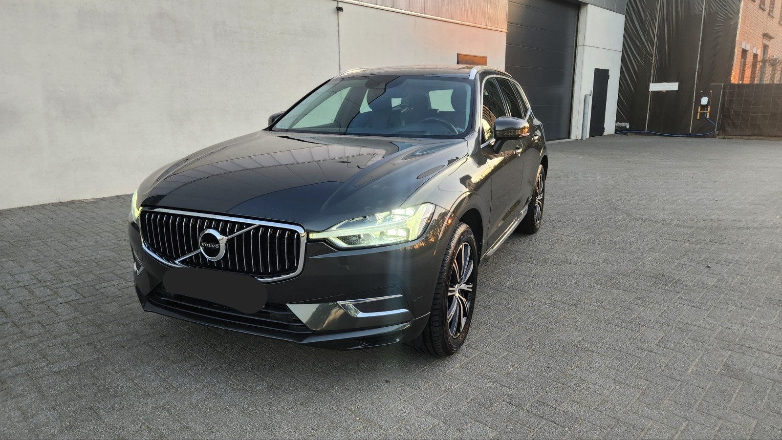 ️ VOLVO XC60 D4 190CV - AUTOMATIQUE - OPTION COMPLÈTE - GARA, Autos, Cuir, Argent ou Gris, Euro 6, Entreprise