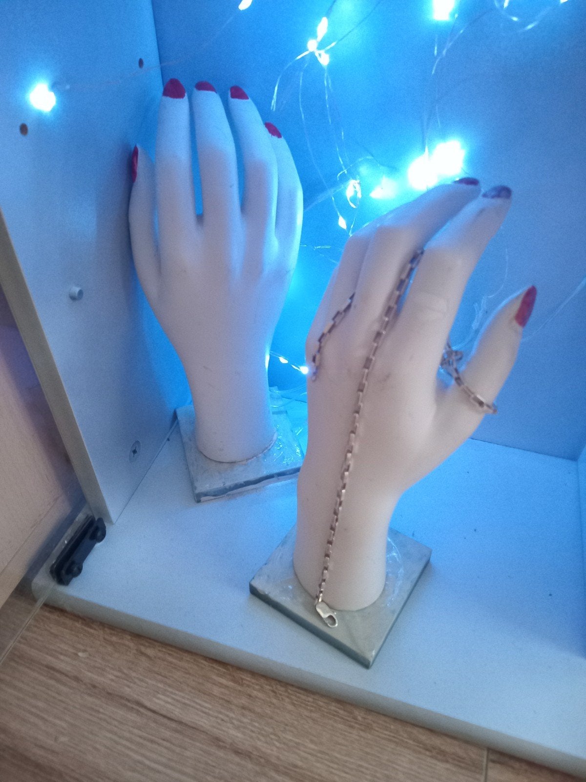 présentoir bijoux, Enlèvement