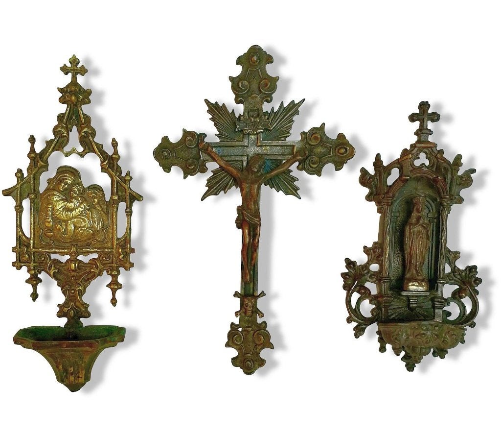 2 heiligwaterbekkens en een kruisbeeld - Brons - 1850-1900, Ophalen of Verzenden