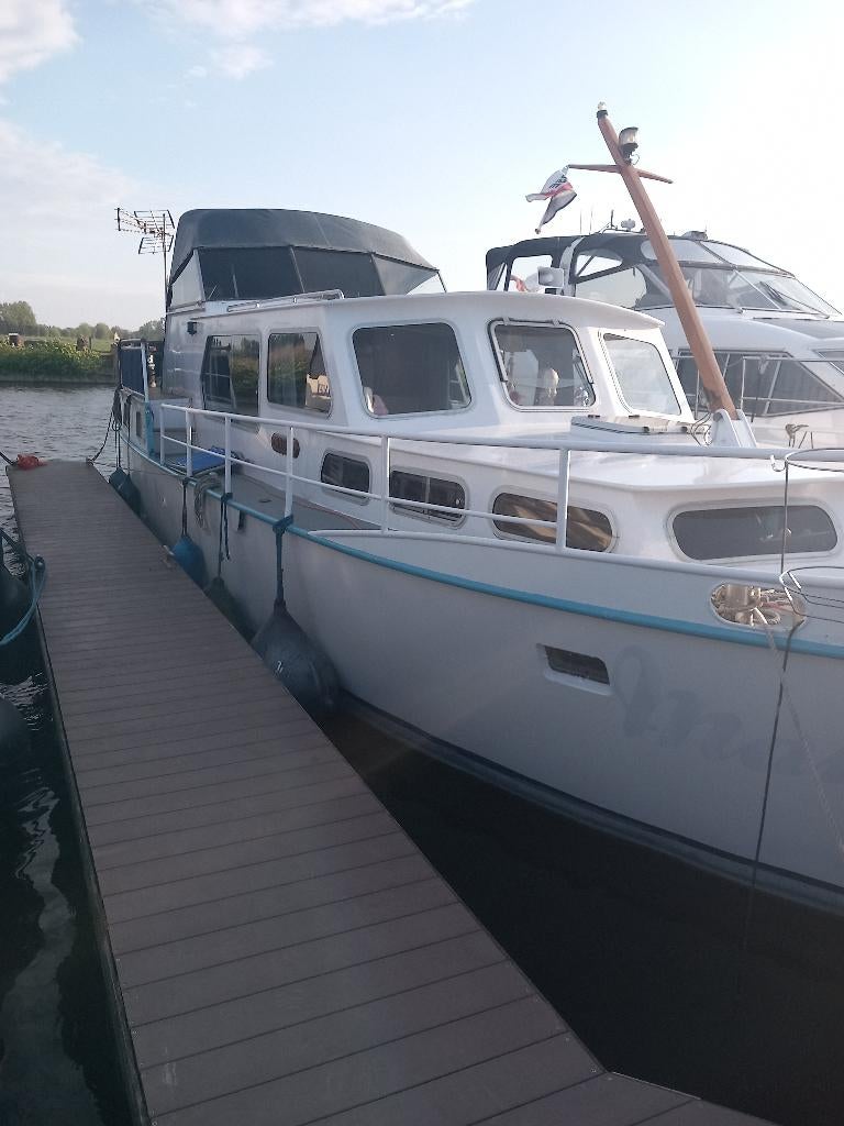 Yacht à moteur, Sports nautiques & Bateaux, Bateaux à moteur & Yachts à moteur, Utilisé, Acier, Diesel, Moteur in-bord, Propulseur d'étrave