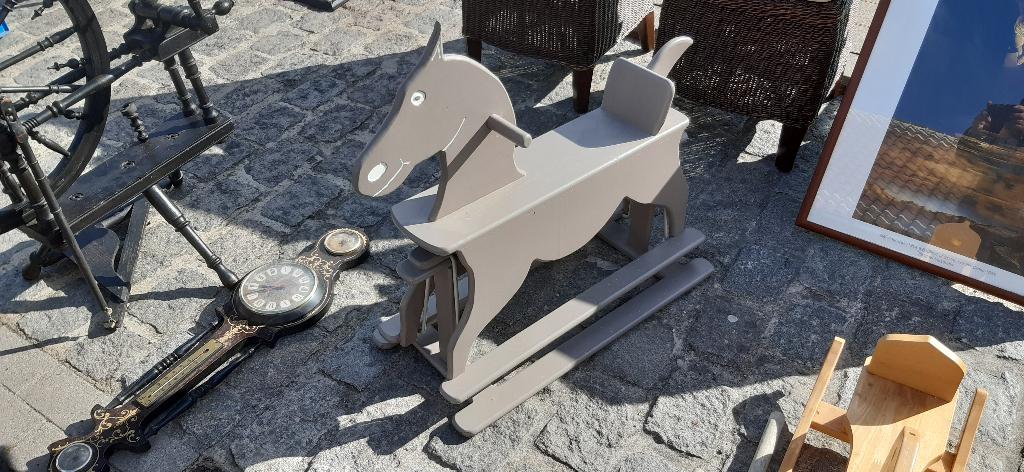 vieux cheval à bascule, Enlèvement, Utilisé