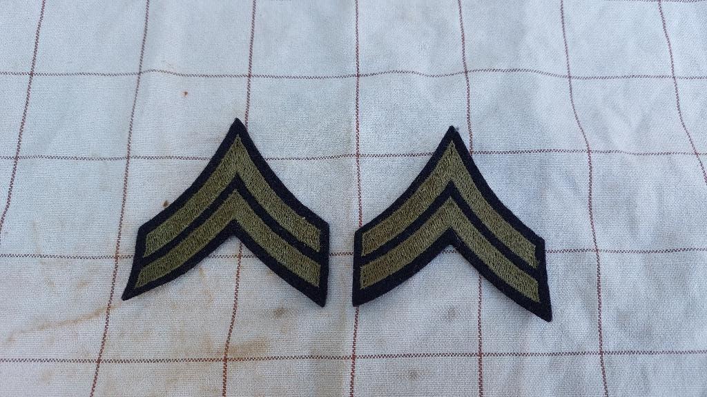 US WO2 Corporal stripes, original NOS, Enlèvement ou Envoi, Armée de terre, Ruban, Médaille ou Ailes