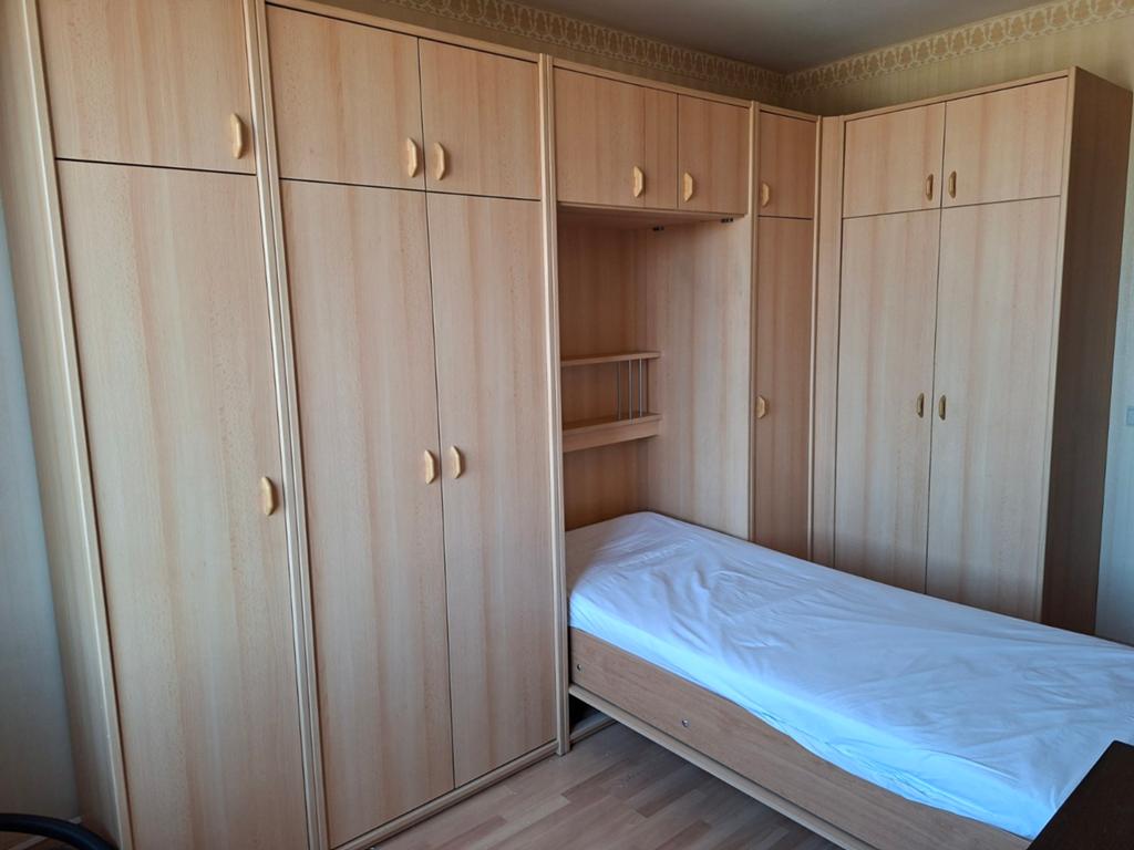 Kast met bed, Huis en Inrichting, Slaapkamer | Complete slaapkamers, Ophalen