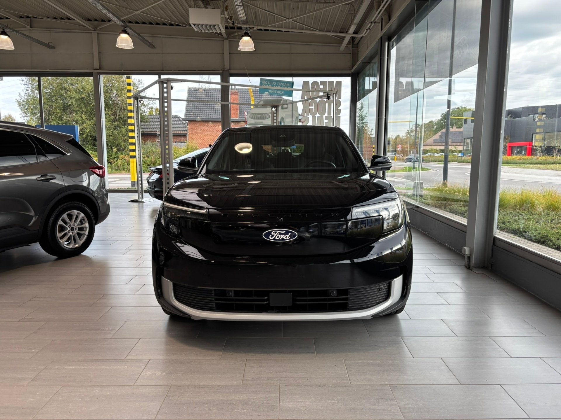 Ford Explorer 77 kWh RWD Premium (bj 2024, automaat), Auto's, Automaat, Adaptive Cruise Control, Gebruikt, Zwart