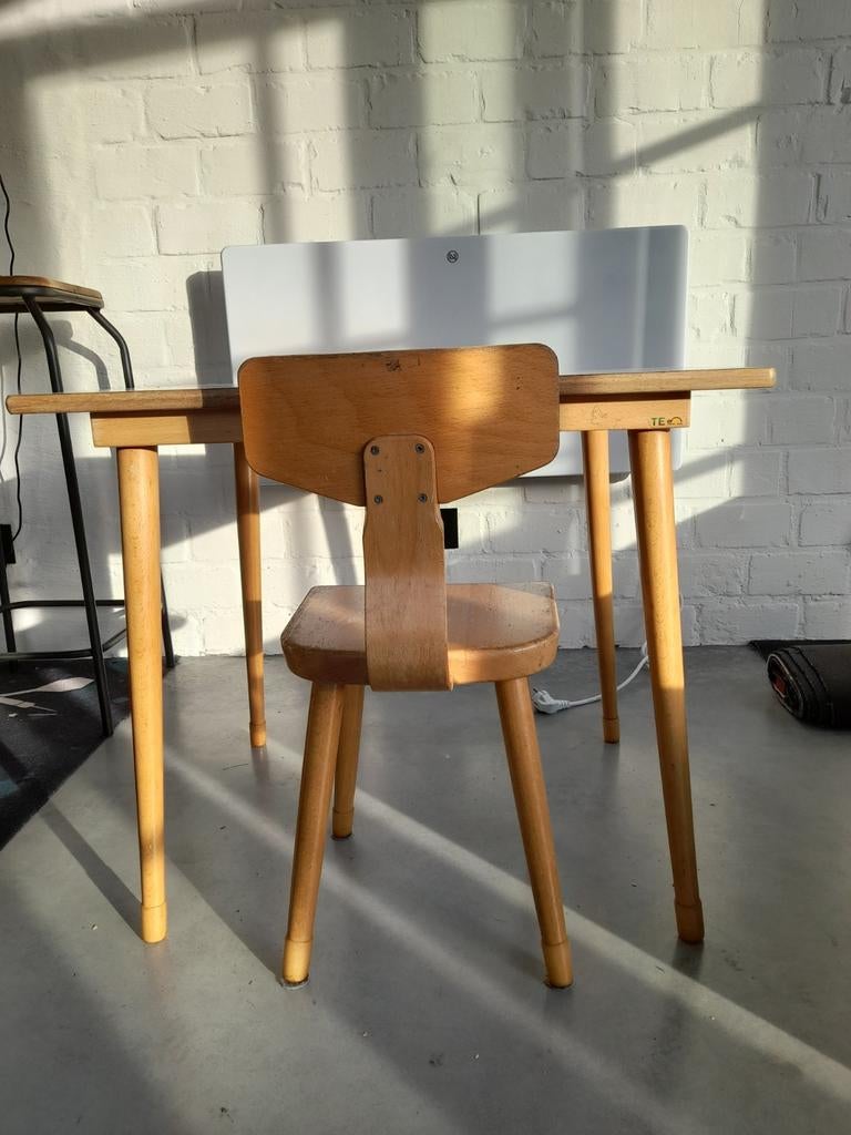 Vintage kinderbureau, Huis en Inrichting, Bureaus, Vintage, Ophalen, Kinderbureau