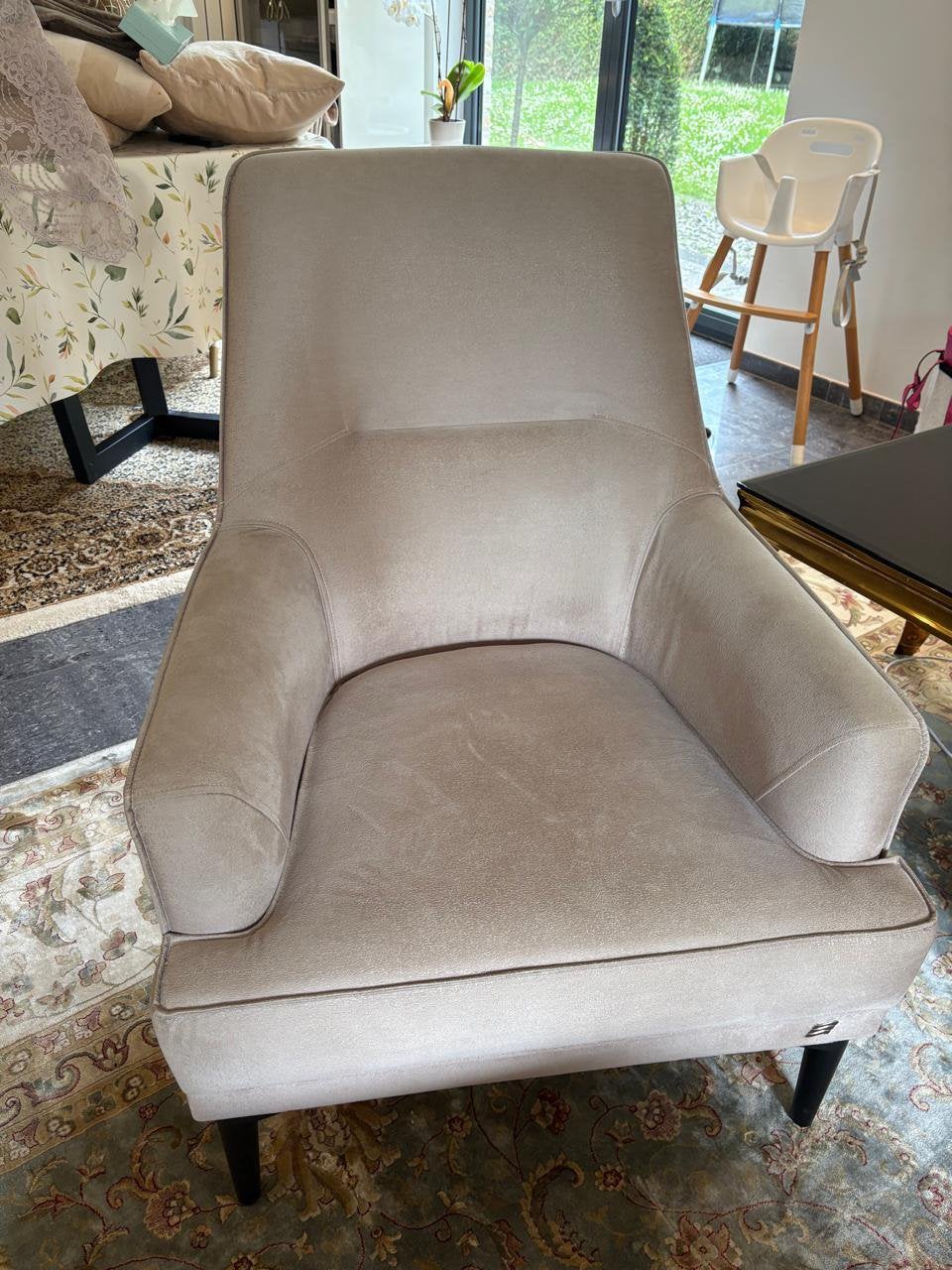 Fauteuil design beige en excellent état, Maison & Meubles, Fauteuils, Comme neuf, Tissus, Enlèvement