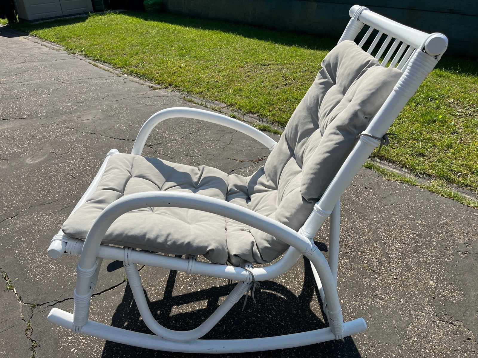 Landelijke houten, witte schommelstoel, Kinderen en Baby's, Ophalen, Zo goed als nieuw, Stoel(en)