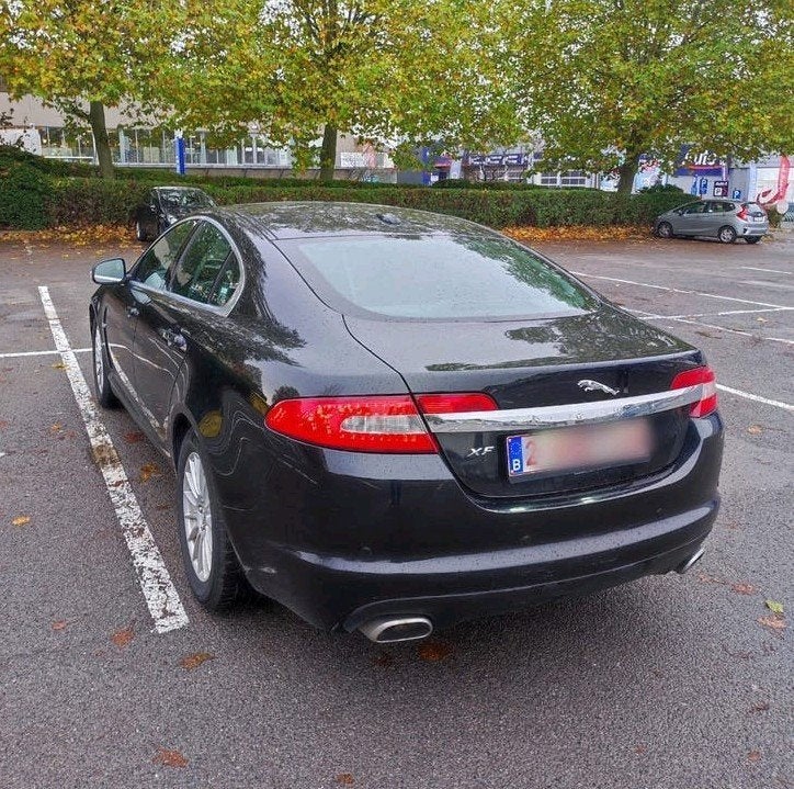 Jaguar XF 2.7 V6 diesel, 2ème propriétaire, moteur boîte ok, Autos, Cuir, Achat, Entretenue par le concessionnaire, Noir