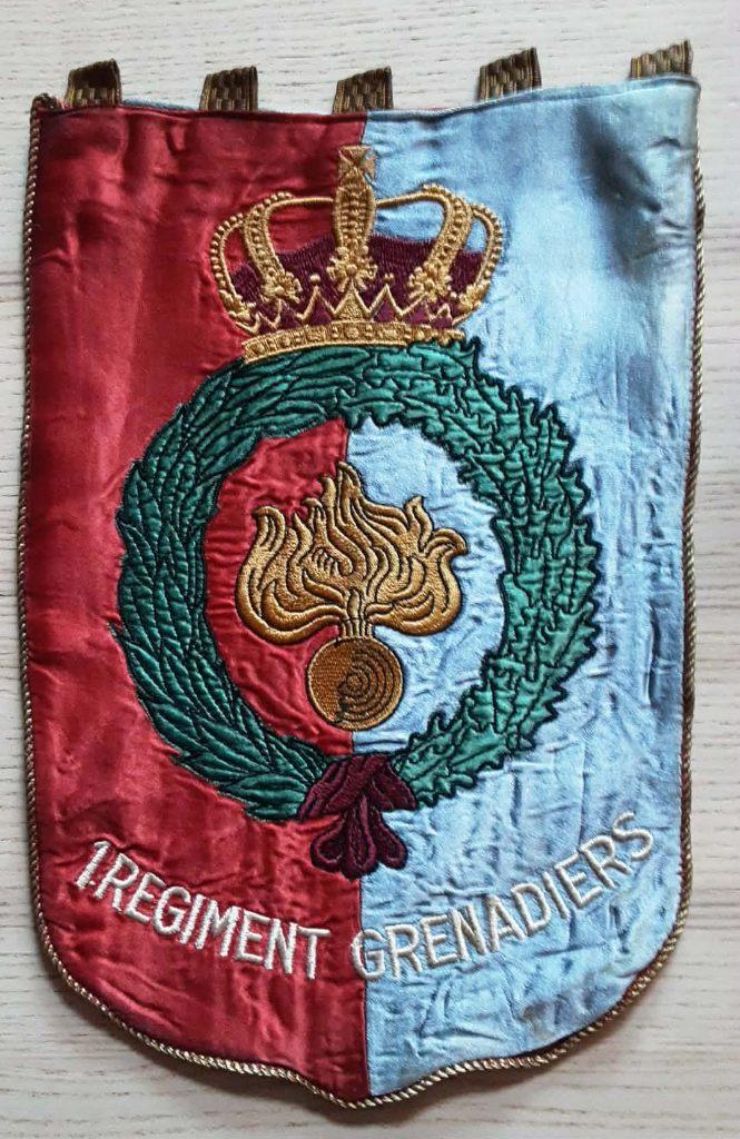 Insigne onder Belgische vlag 1 Regiment Grenadiers ABL, Verzamelen, Ophalen of Verzenden, Landmacht, Embleem of Badge