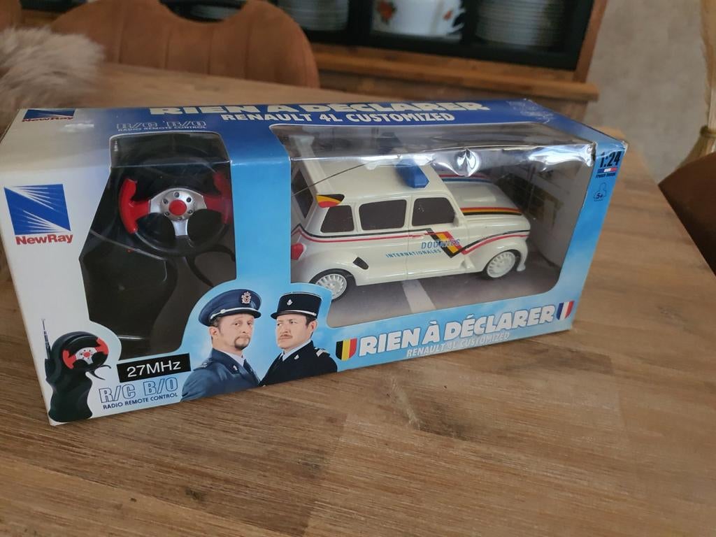 Rien a declarer renault 4L custom RC 1.24, Ophalen