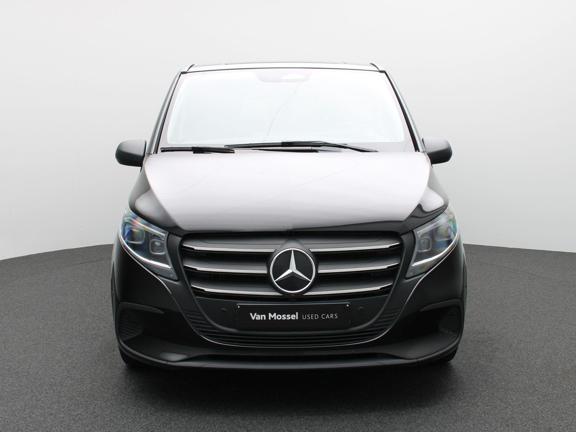 Mercedes-Benz Vito Tourer 119 + DUBBEL CABINE + LEDER + MULT, 8 places, 4 portes, Entreprise, 2000 kg