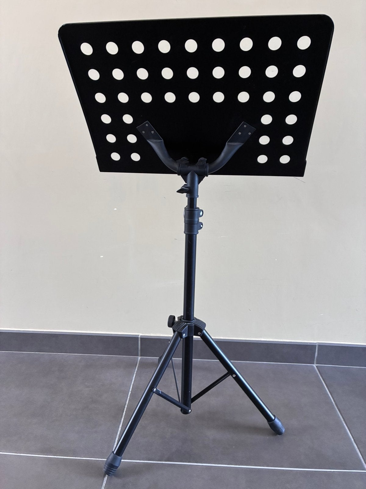 Orkestlessenaar, Ophalen, Gebruikt, Muziekstandaard