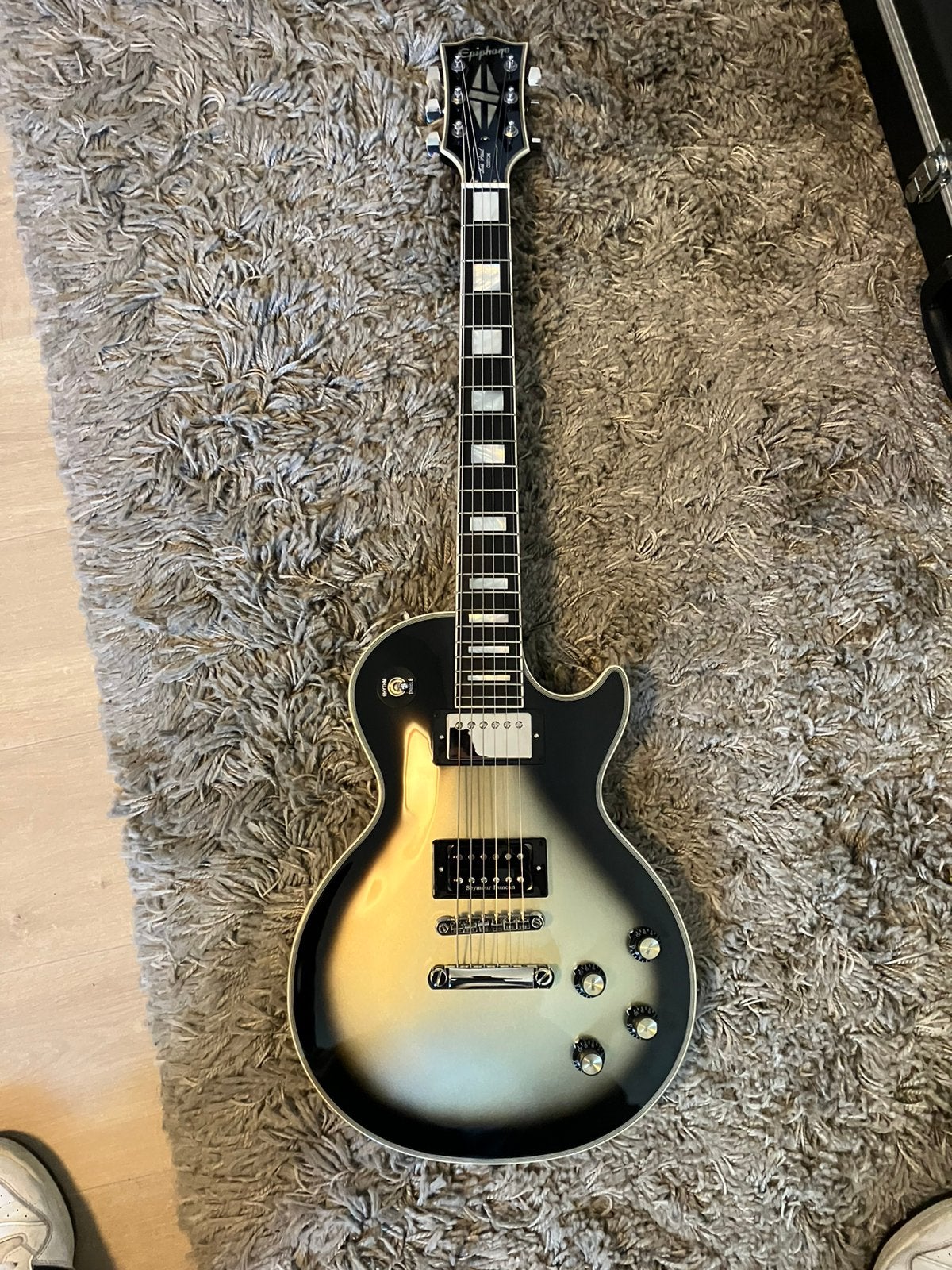 Epiphone Adam Jones, Ophalen of Verzenden, Zo goed als nieuw, Solid body, Epiphone