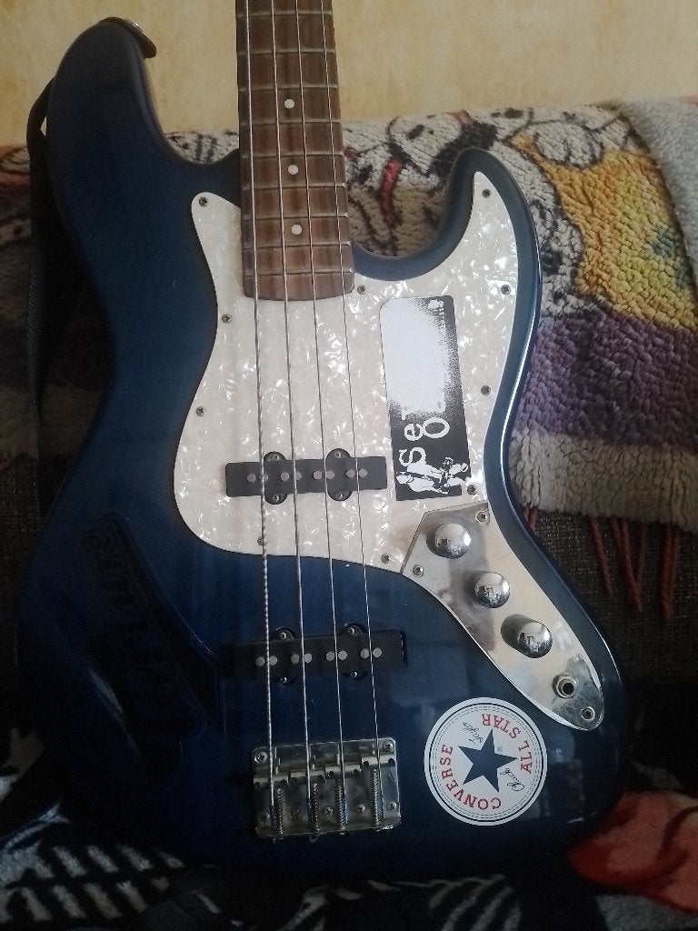 Basgitaar stagg, Musique & Instruments, Instruments à corde | Guitares | Basses, Enlèvement, Utilisé, Électrique