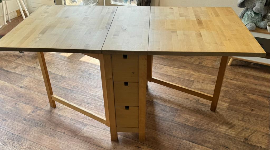 Table rabattable en bois avec rangement, Maison & Meubles, Tables | Tables d'appoint, Enlèvement ou Envoi, Comme neuf, Rectangulaire