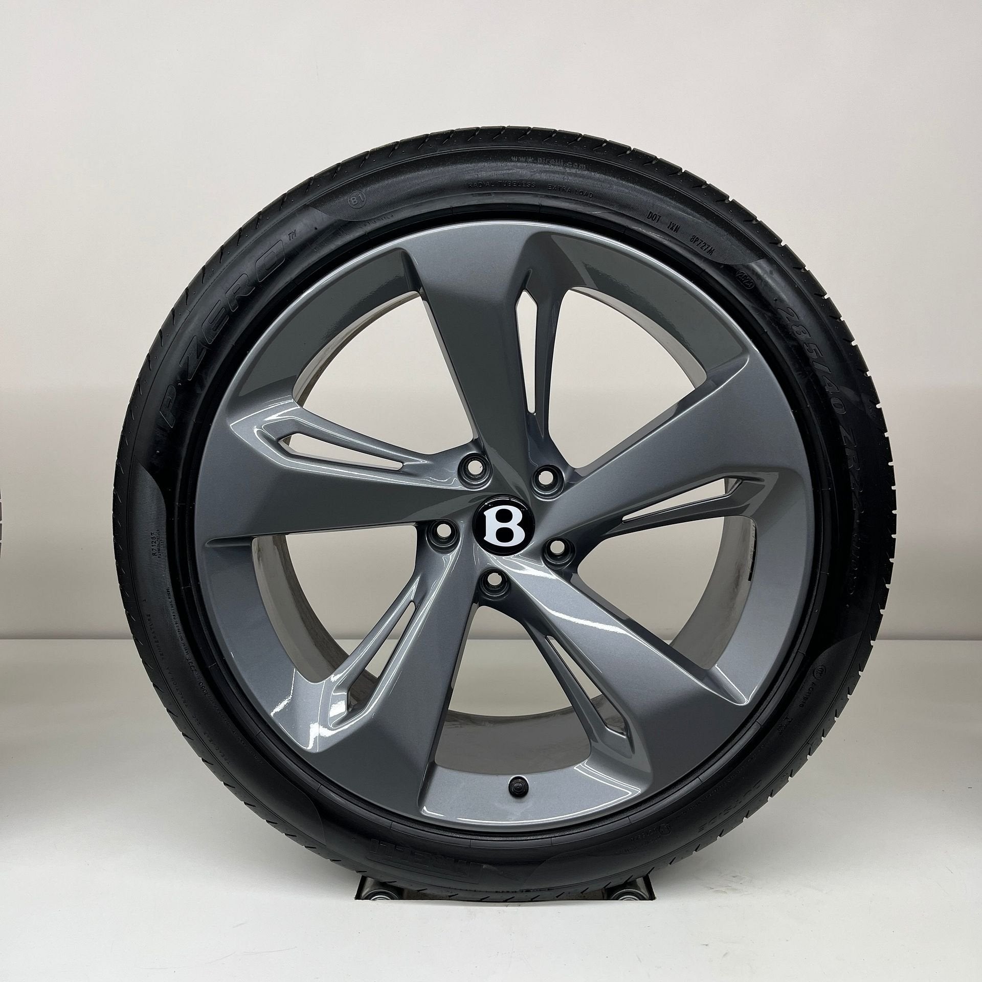 Bentley Bentayga - 22 inch - zomerbanden, Auto-onderdelen, Banden en Velgen, Gebruikt, 285 mm, Banden en Velgen, Overige maten