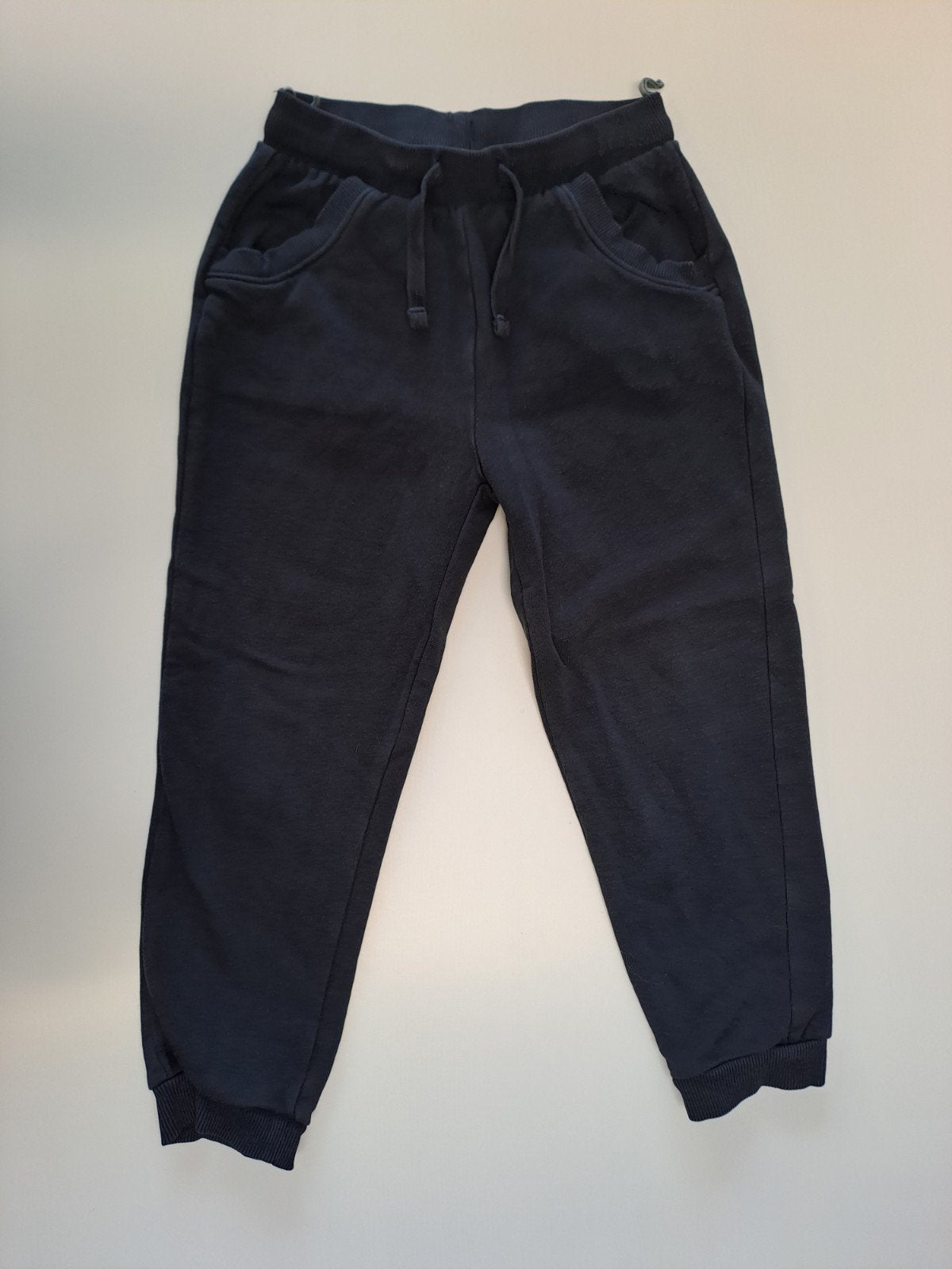 Pantalon de survêtement bleu foncé t 110, Enfants & Bébés, Pantalon, Garçon, Enlèvement ou Envoi, Knot so bad
