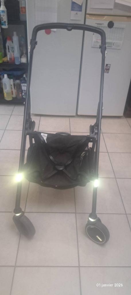 A vendre pousette en super bonne ettat, Enlèvement