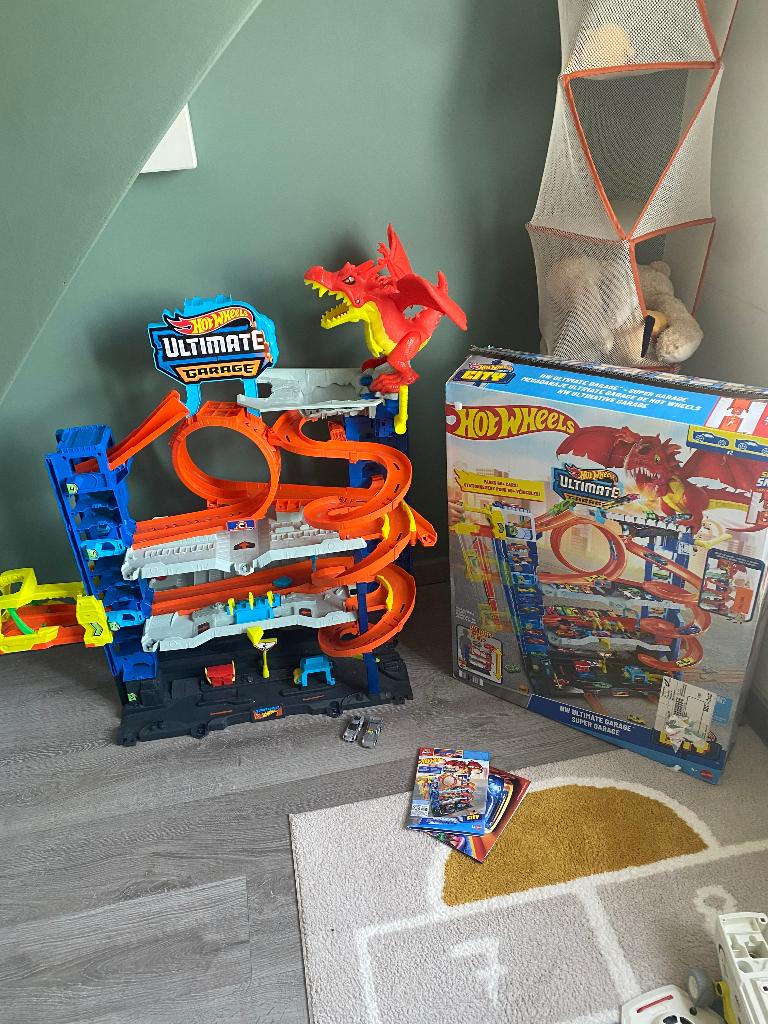 Hot wheels ultimate garage, Kinderen en Baby's, Ophalen, Racebaan, Opwindmechanisme, Zo goed als nieuw