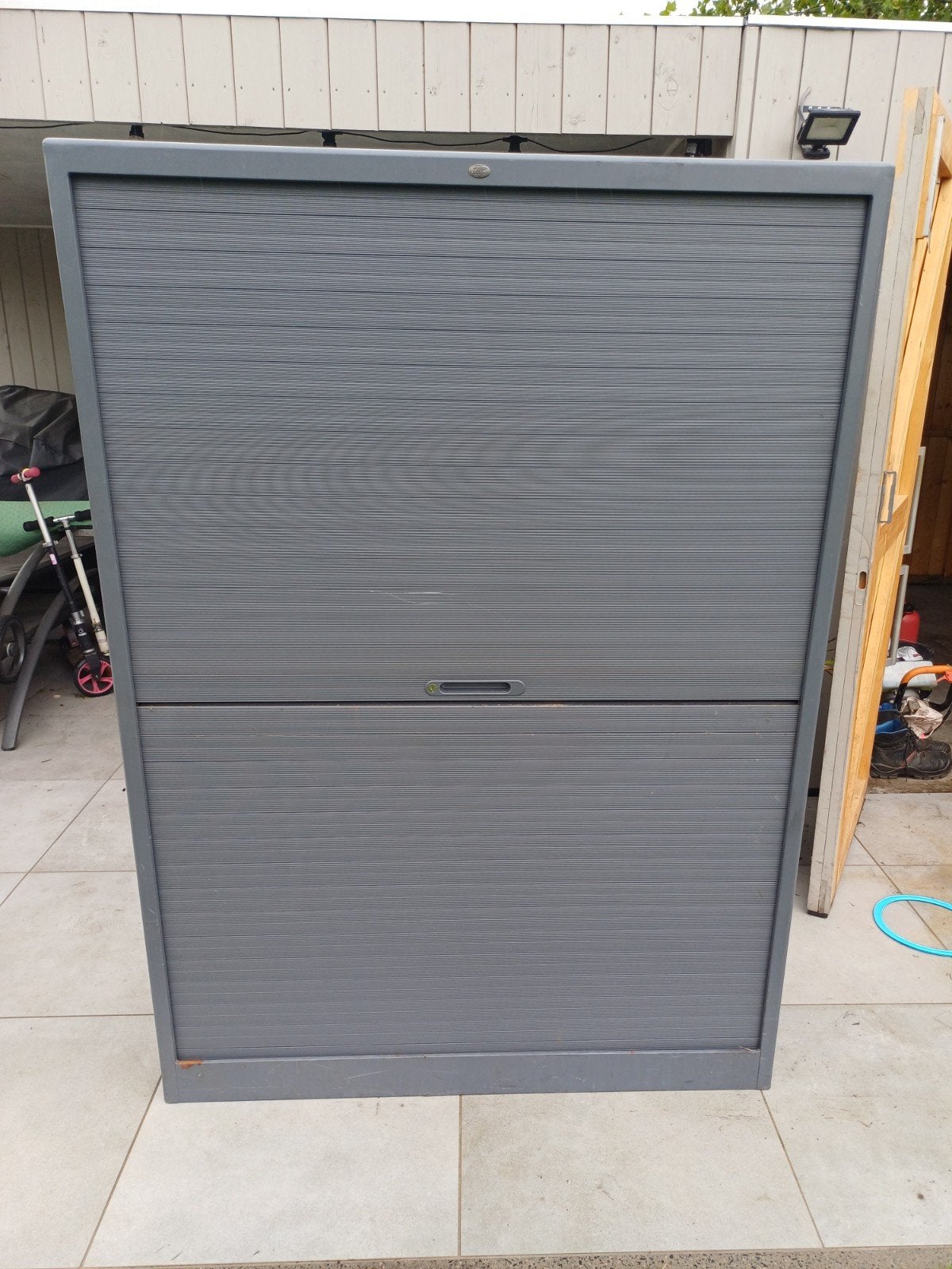 2 metalen archiefkasten, Maison & Meubles, Armoires | Armoires à porte coulissante & Armoires à archives, 25 à 50 cm, Avec serrure