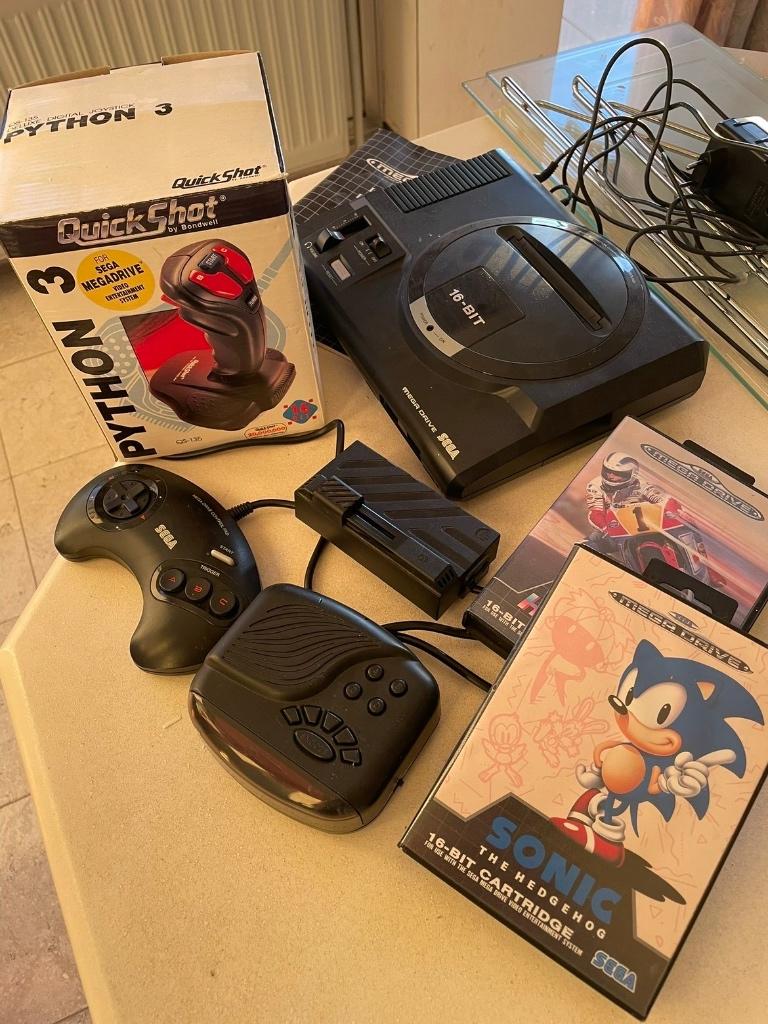 Sega Mega Drive + joystick + games, Games en Spelcomputers, Games | Sega, Gebruikt, Eén computer, Mega Drive, Ophalen