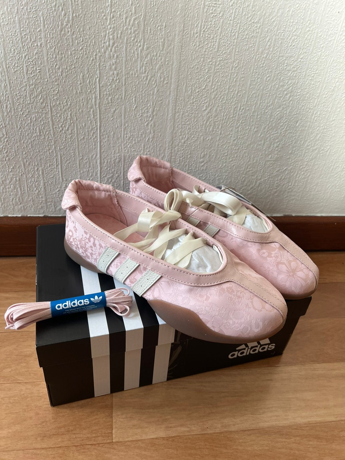 Adidas Taekwondo Mei sandalen ballet roze wit kant -maat 42, Nieuw, Roze, Sandalen of Muiltjes, Ophalen of Verzenden