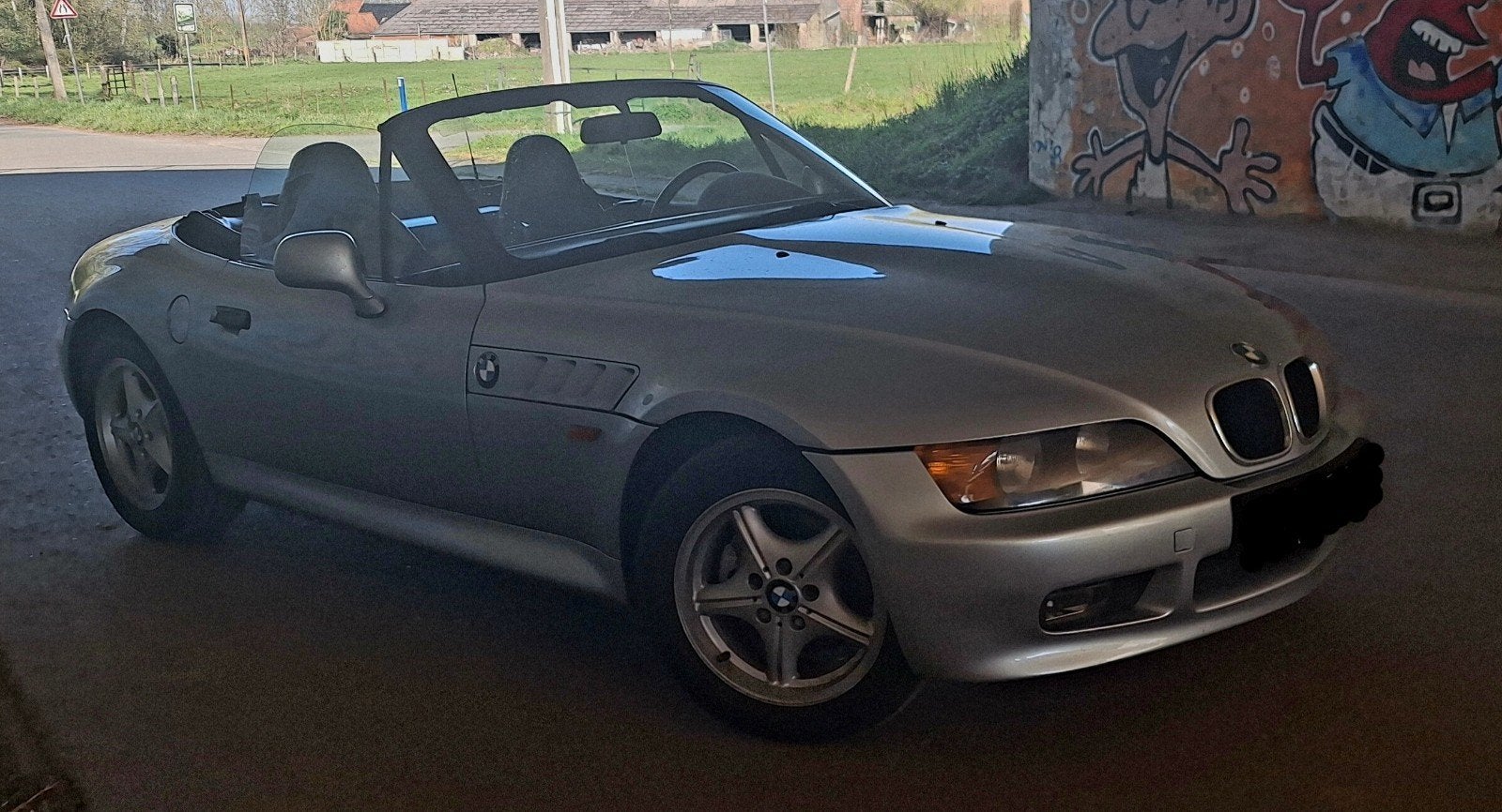 BMW Z3 1.9i 140 ch – Automatique – Oldtimer, Autos, Oldtimers & Ancêtres, Cuir, Argent ou Gris, Achat, Noir