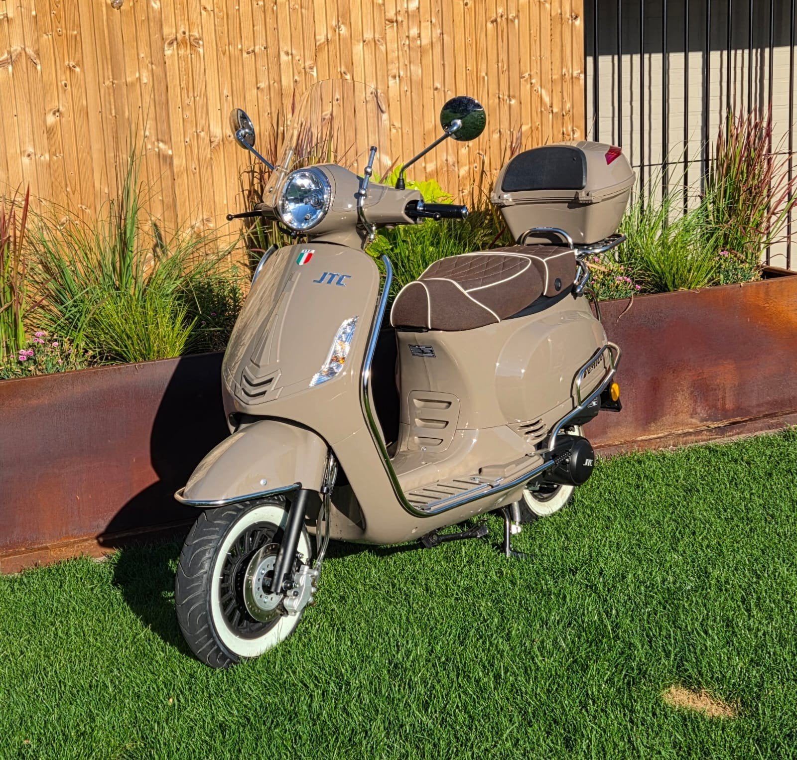 Brommer/scooter/motorfiets JTC 125cc, Ophalen, JTC, 125 cc, Zo goed als nieuw