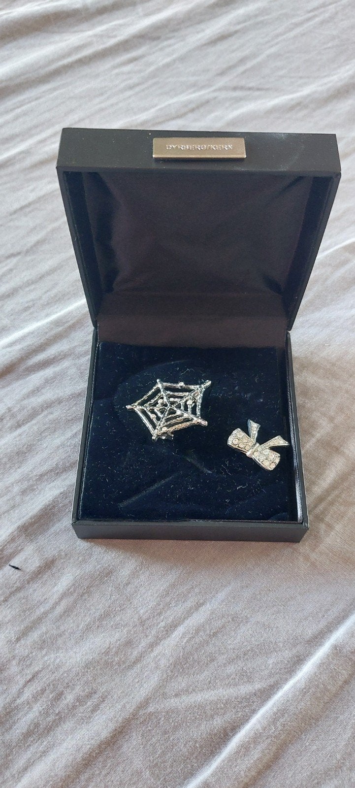 Broche, Ophalen