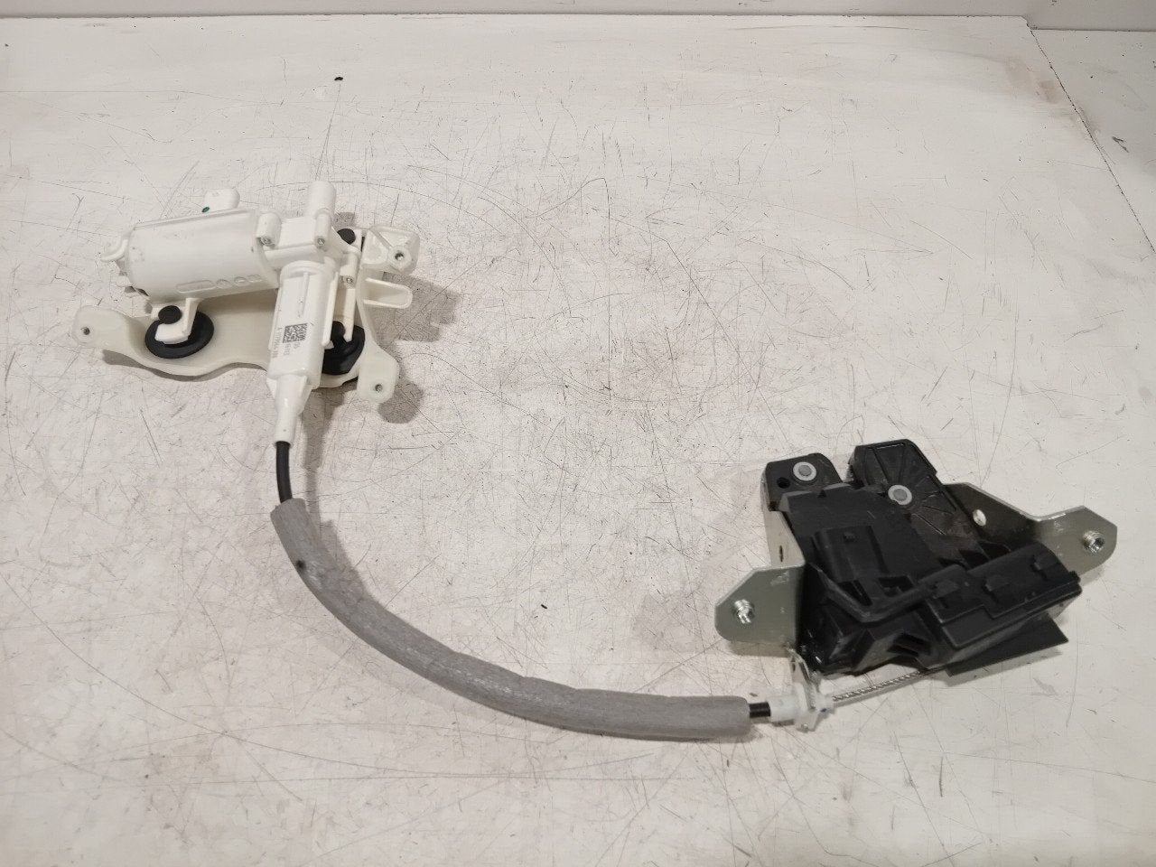 Slot mechaniek kofferdeksel achterklep elektrisch Mercedes-B, Onderdelen@venauto.nl, Van der Ven Autorecycling B.V., Gebruikt
