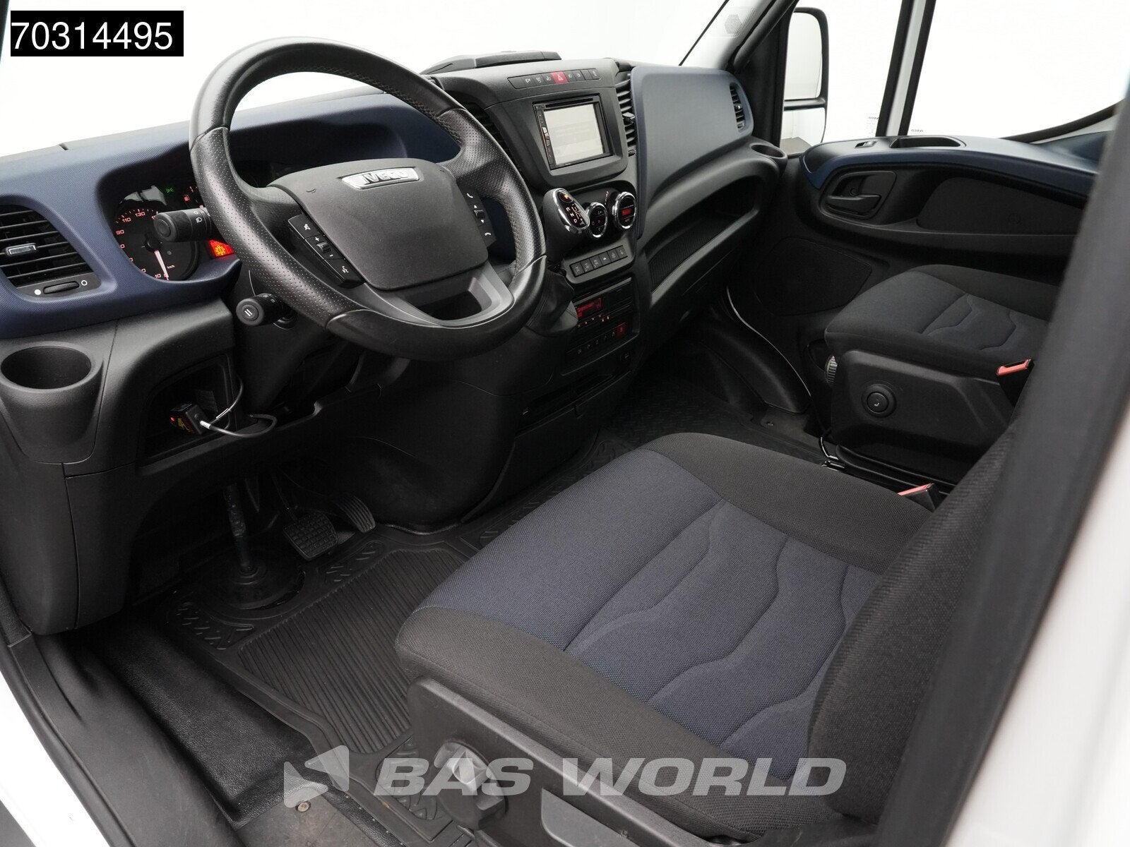 Iveco Daily 70C18 3.0L 4x4 Automaat Open Laadbak Kraan Fassi, Auto's, Automaat, Stof, Gebruikt, Euro 6