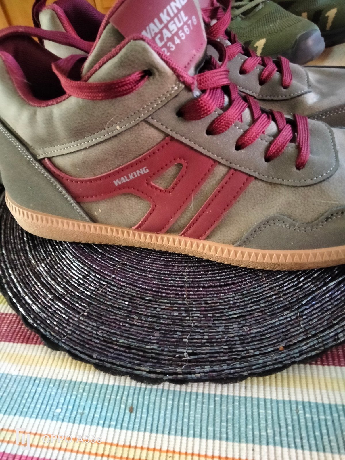 Baskets dame 41 bleu et rouge mi tige, Enlèvement ou Envoi