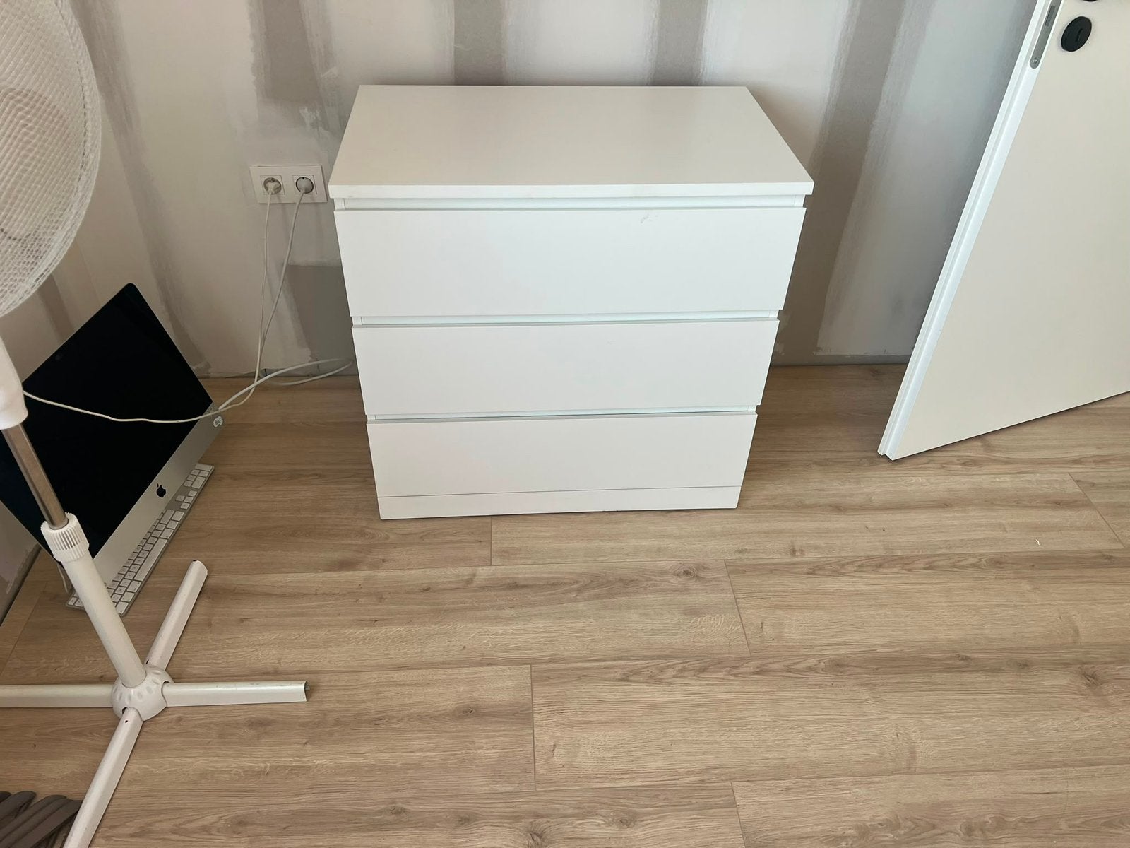 Malm ladekast 3 laden wit, Huis en Inrichting, Kasten | Ladekasten, 3 of 4 laden, Ophalen, Zo goed als nieuw