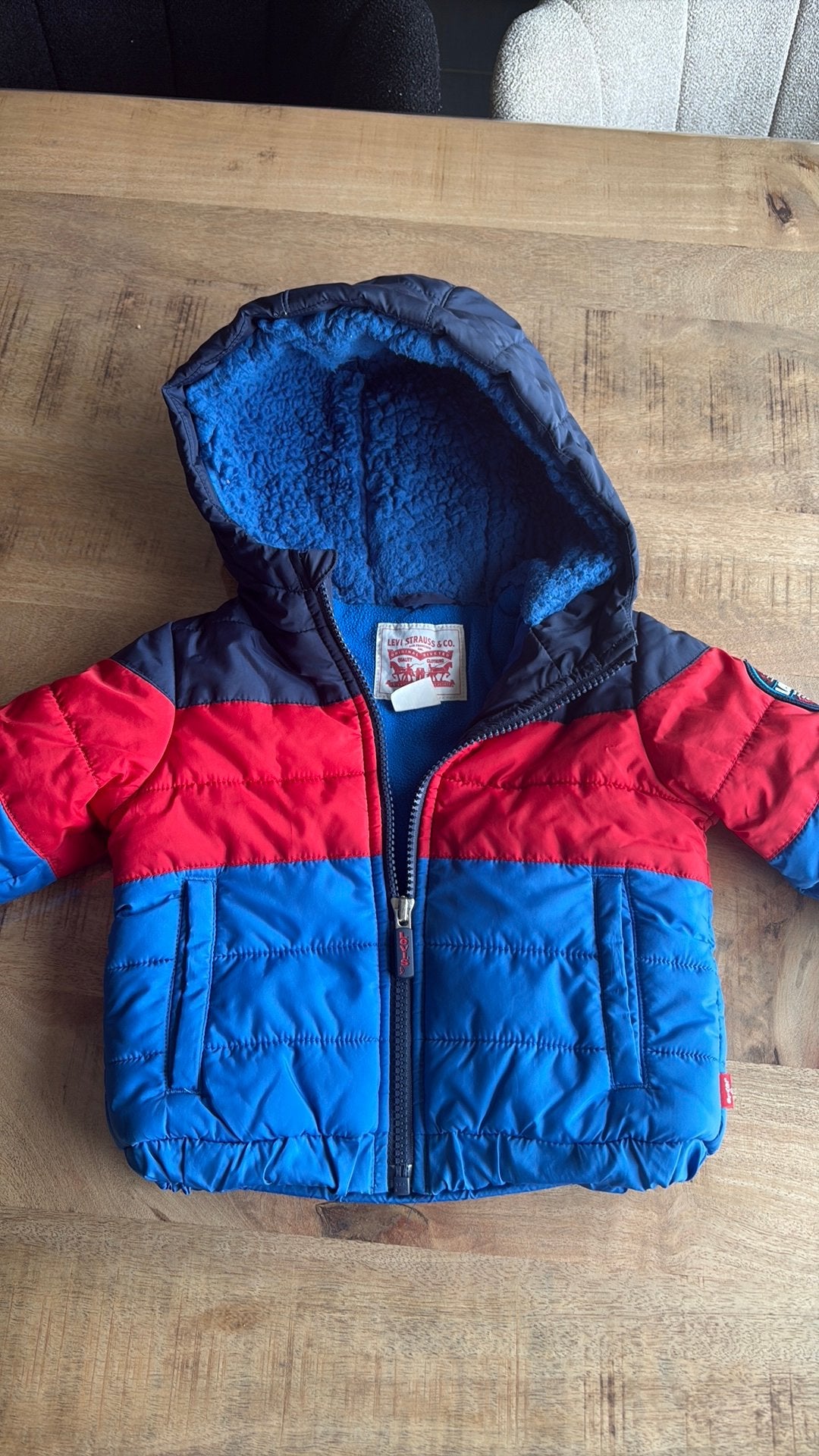 Levi's donsjack voor 12 maanden 80 cm - rood marineblauw, Ophalen of Verzenden, Zo goed als nieuw