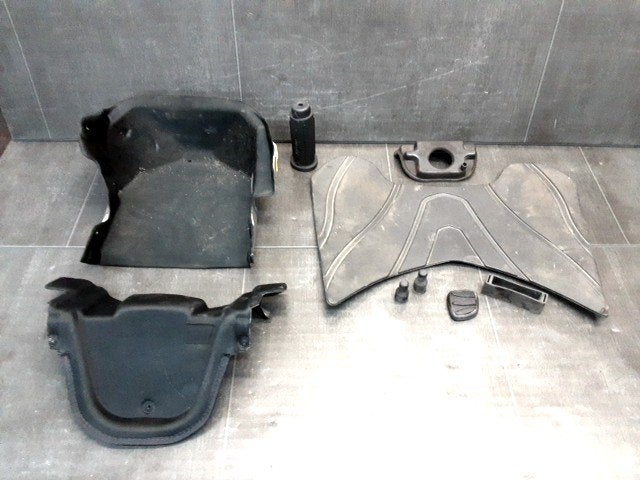 RS400i Metropolis 2013 - 2016 Peugeot Rubber D1-61138