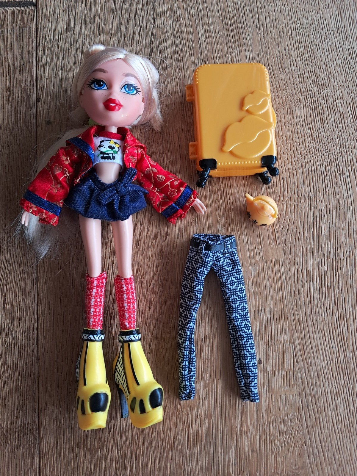 MGA Bratz Doll - Study Abroad Cloe (China), Kinderen en Baby's, Ophalen