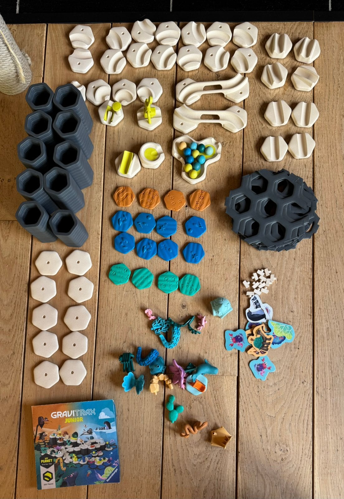 Gravitrax junior My Planet plus 2 uitbreidingen (zie foto), Enfants & Bébés, Jouets | Blocs de construction, Enlèvement, Comme neuf