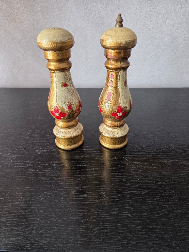 Peper en zout vatje, Ophalen