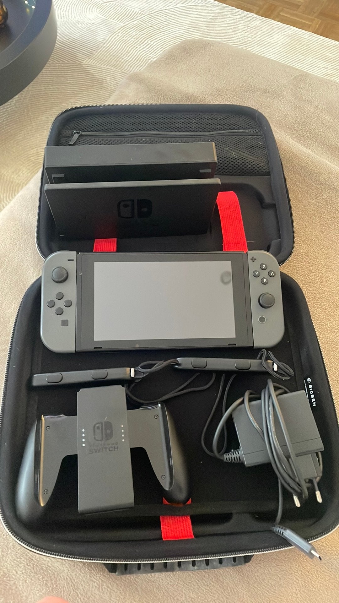 Nintendo Switch compleet+spelletjes+Dock+Controller+Draagtas, Games en Spelcomputers, Ophalen, Zo goed als nieuw