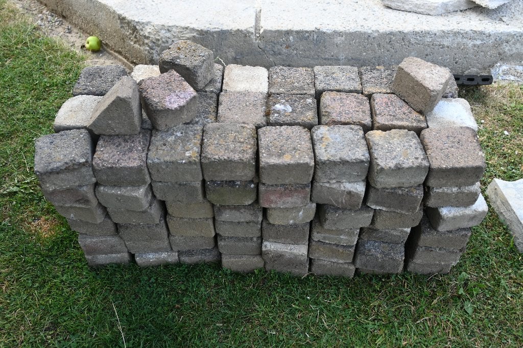 lot de +/- 140 pavés, Enlèvement, Utilisé