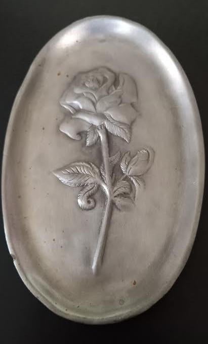 Tin in roos decoratie plaatje, Antiek en Kunst, Antiek | Tin, Ophalen of Verzenden