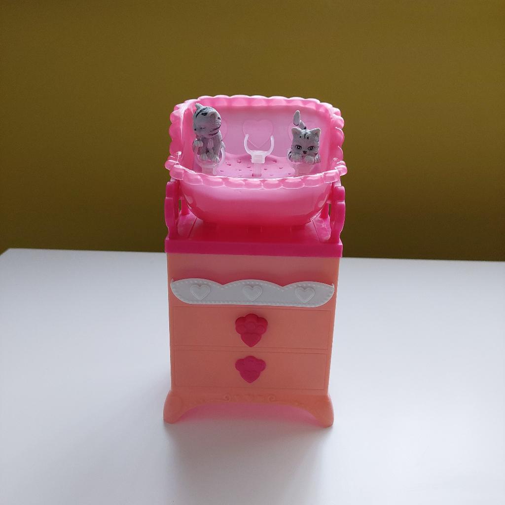 Barbie kast met poezenmand, Ophalen of Verzenden, Gebruikt, Barbie