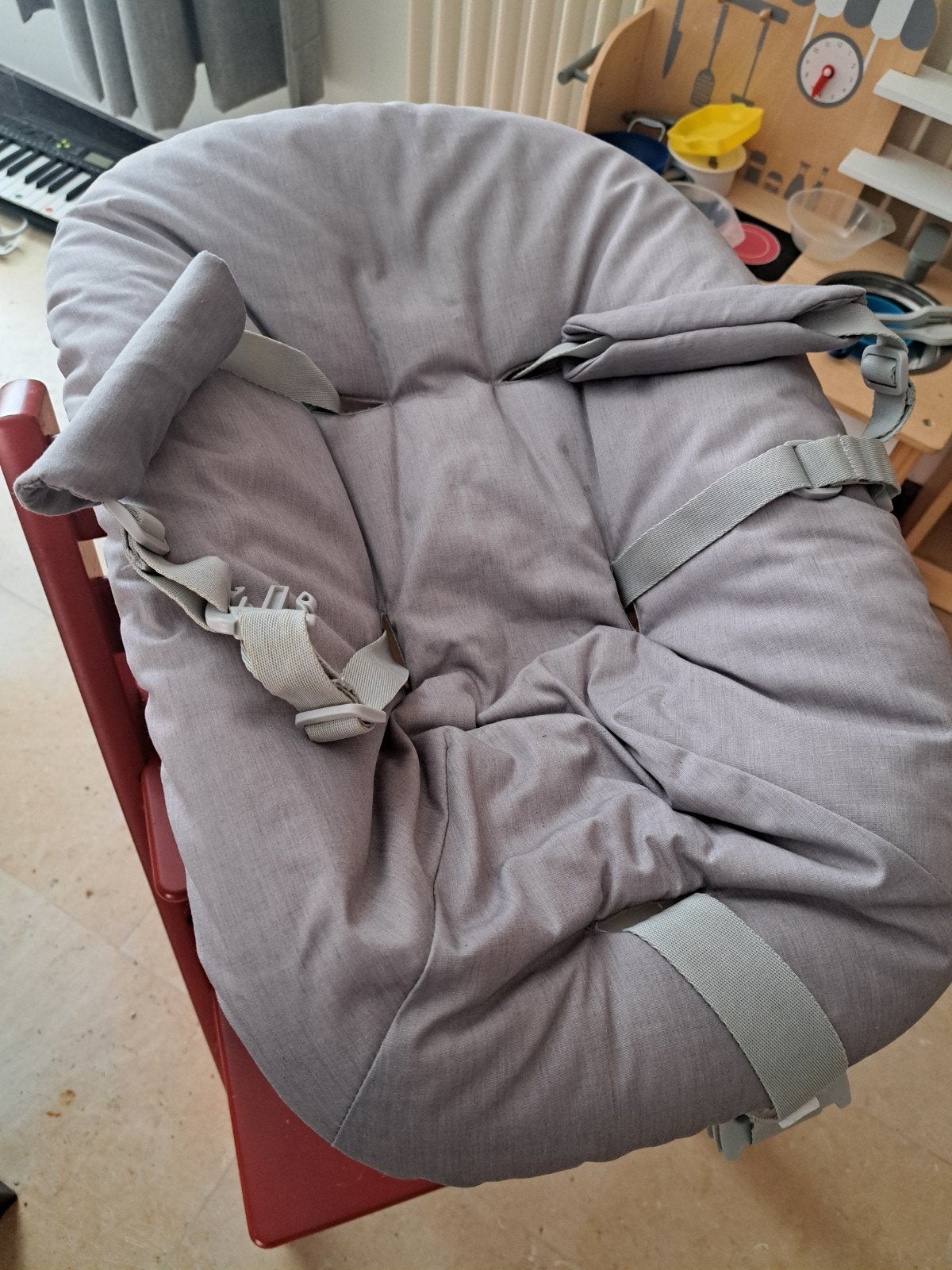tripp trapp babystoel, Kinderen en Baby's, Ophalen, Zo goed als nieuw, Hangstoel, Gordel(s)